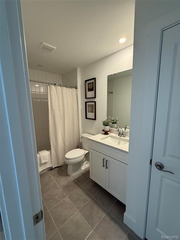 5342 Trail Vista Drive, West Bloomfield, MI 48323 — Photo 19