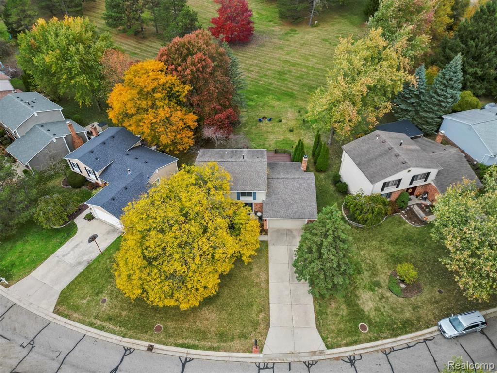 864 Dressler Lane, Rochester Hills, MI 48307 — Photo 45