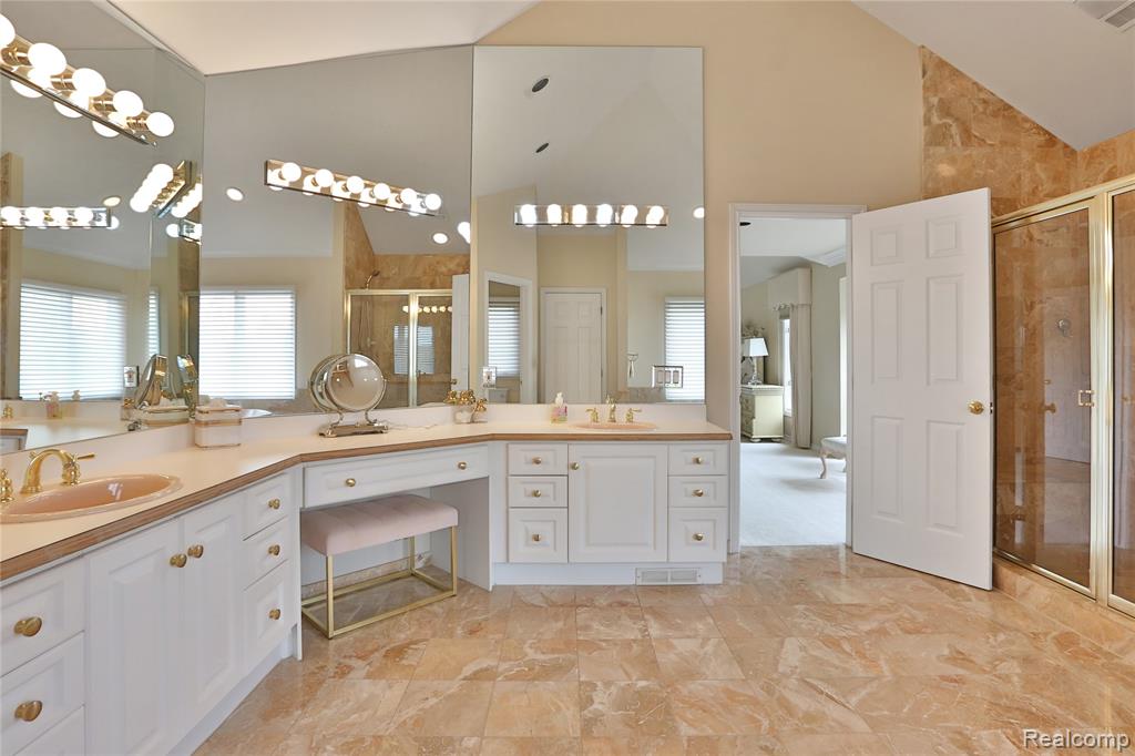 5826 Murfield Drive, Rochester, MI 48306 — Photo 48