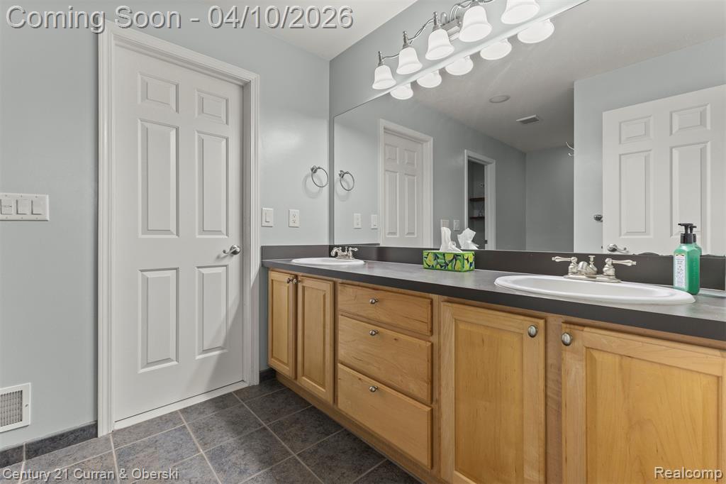 57858 Cider Mill Drive, New Hudson, MI 48165 — Photo 30