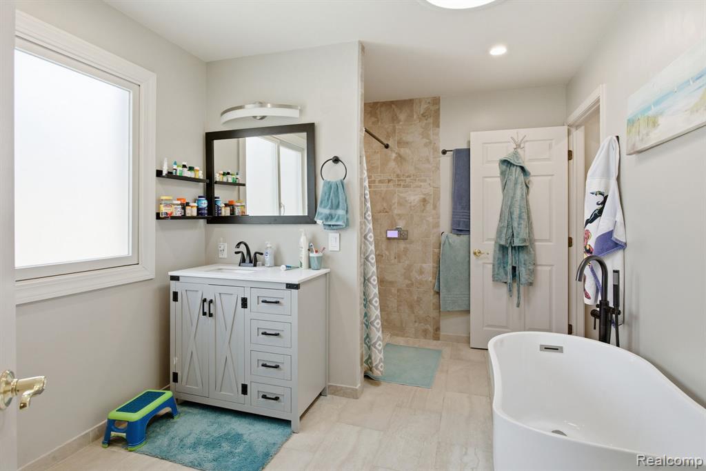 1275 Hendrie, Canton, MI 48187 — Photo 42