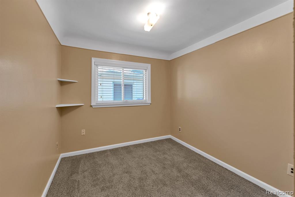 7411 N Vernon Street, Dearborn Heights, MI 48127 — Photo 14
