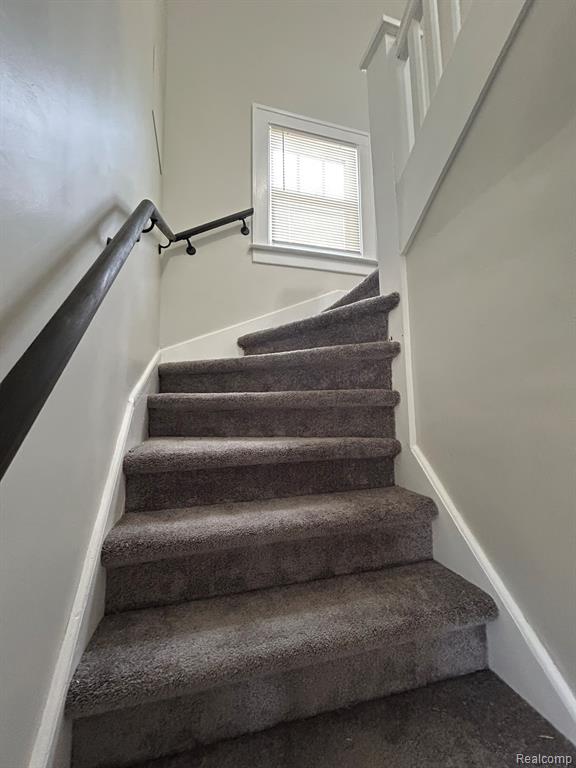 425 W Iroquois Road, Pontiac, MI 48341 — Photo 21