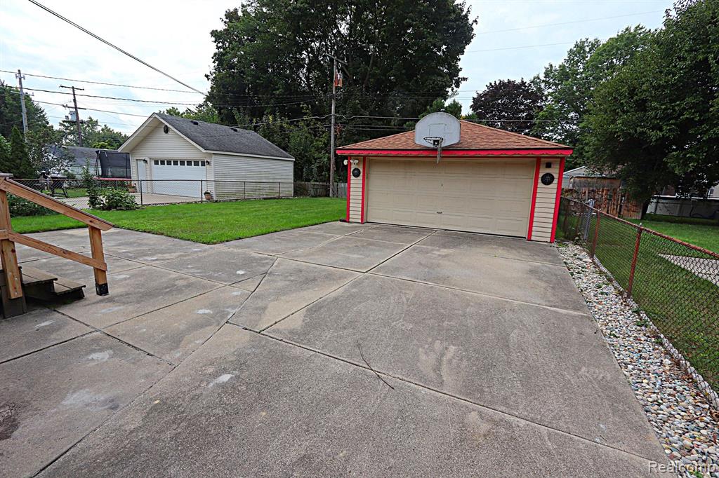 9929 DEERING Street, Livonia, MI 48150 — Photo 5