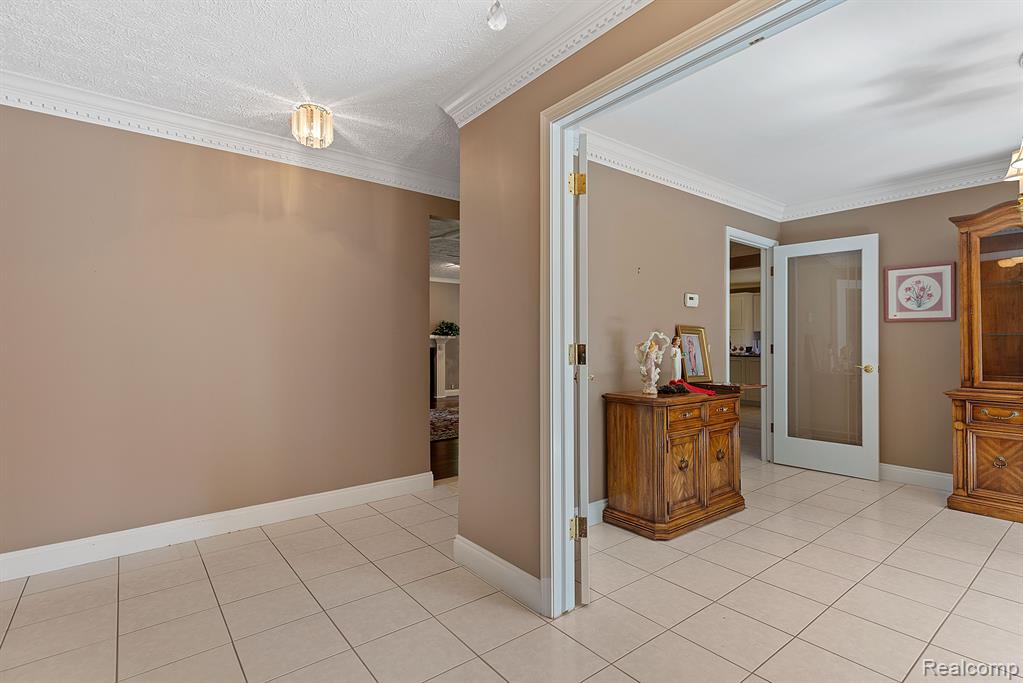 40608 MELODY Court, Clinton Twp, MI 48038 — Photo 2
