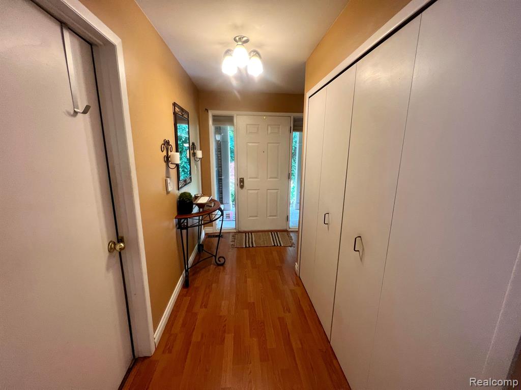 29577 PINE RIDGE Circle, Farmington Hills, MI 48331 — Photo 8