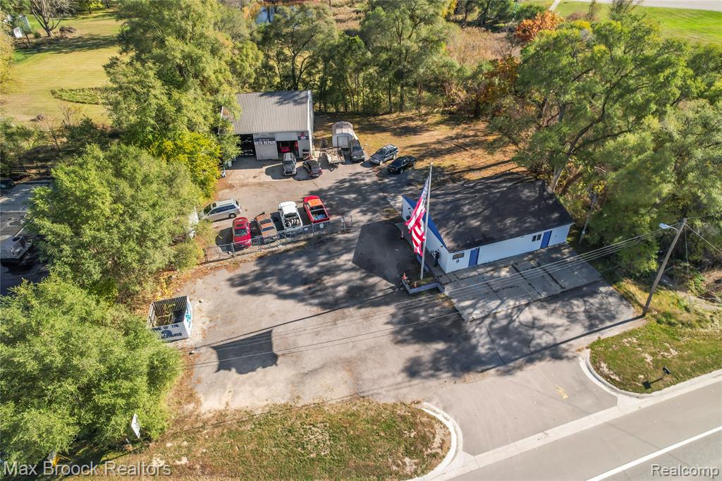 105 S Ortonville Road, Ortonville, MI 48462 — Photo 2