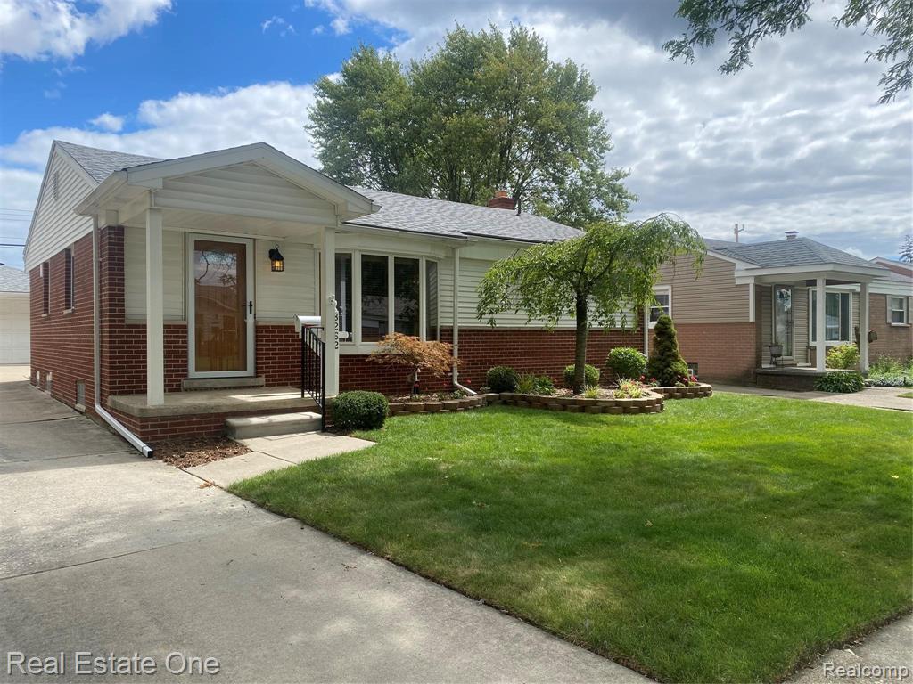 8262 Roselawn Street, Westland, MI — front exterior