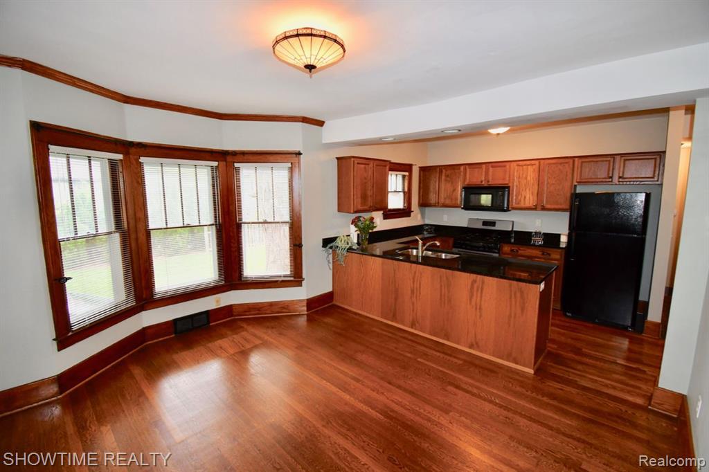 715 W 4TH Street, Royal Oak, MI 48067 — Photo 6