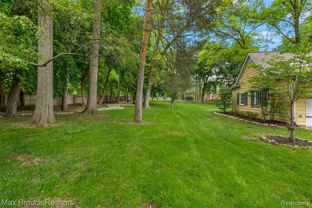 760 Lone Pine Road, Bloomfield Hills, MI 48304 — Photo 35