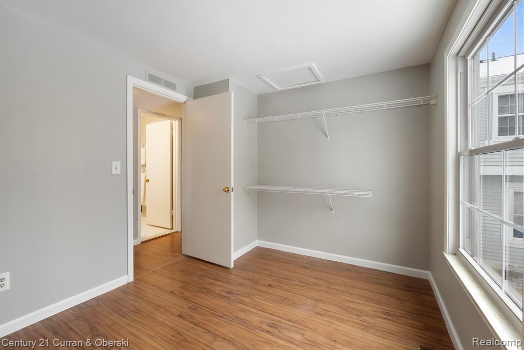 21216 E GLEN HAVEN Circle, 136, Northville, MI 48167 — Photo 19