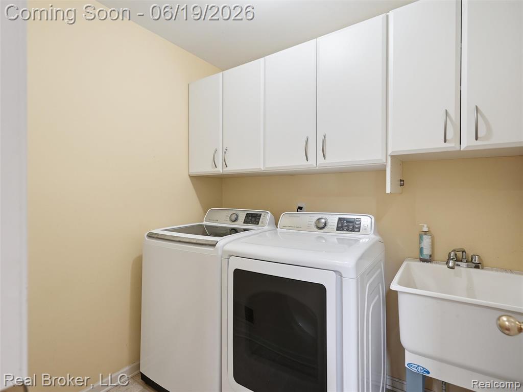 6729 Eckerman Drive, Troy, MI 48085 — Photo 12