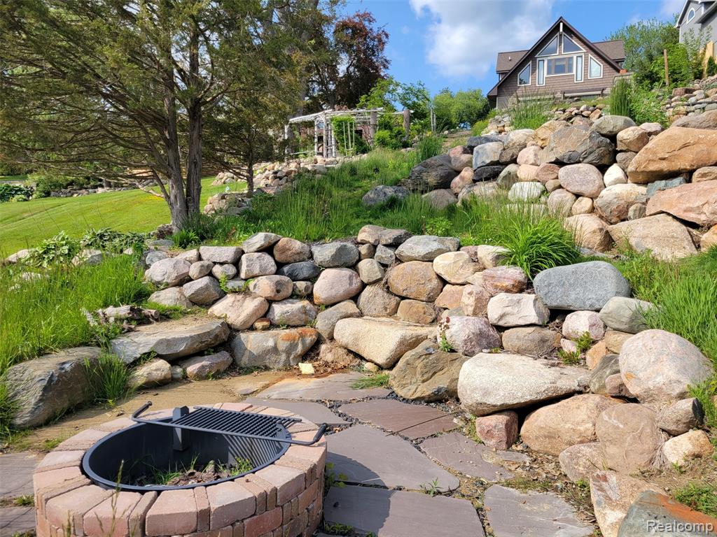 9635 Norman Road, Clarkston, MI 48348 — Photo 8