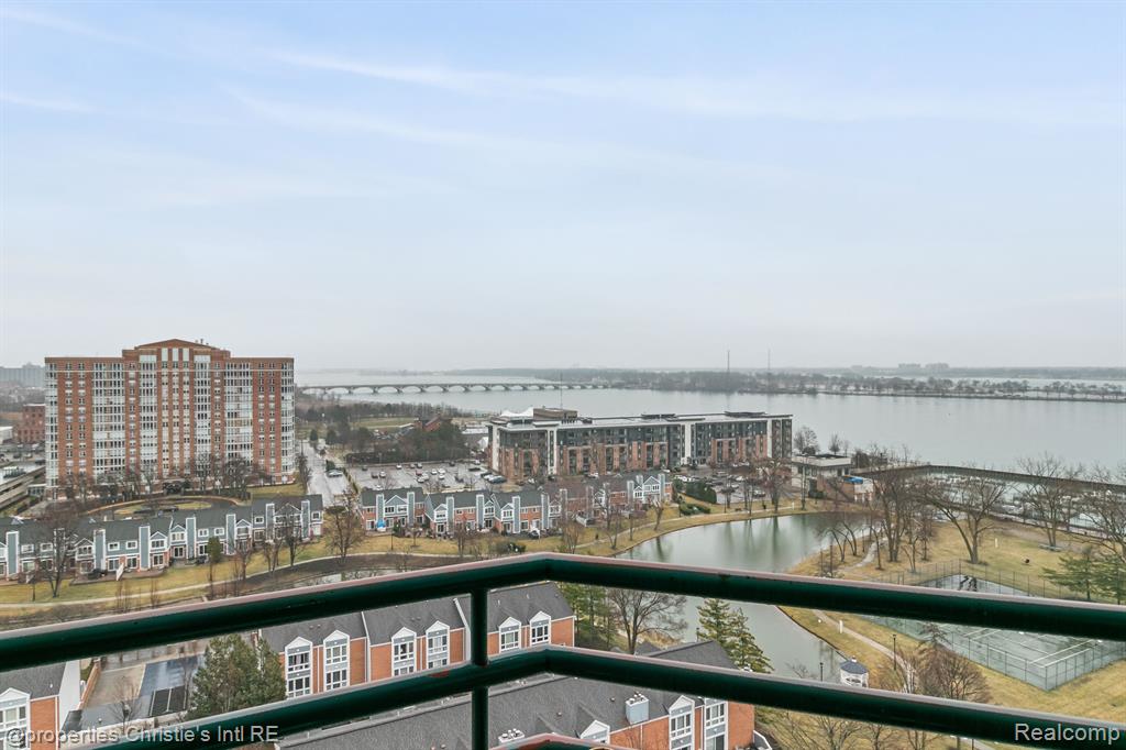 3320 SPINNAKER Lane, 15C, Detroit, MI 48207 — Photo 8