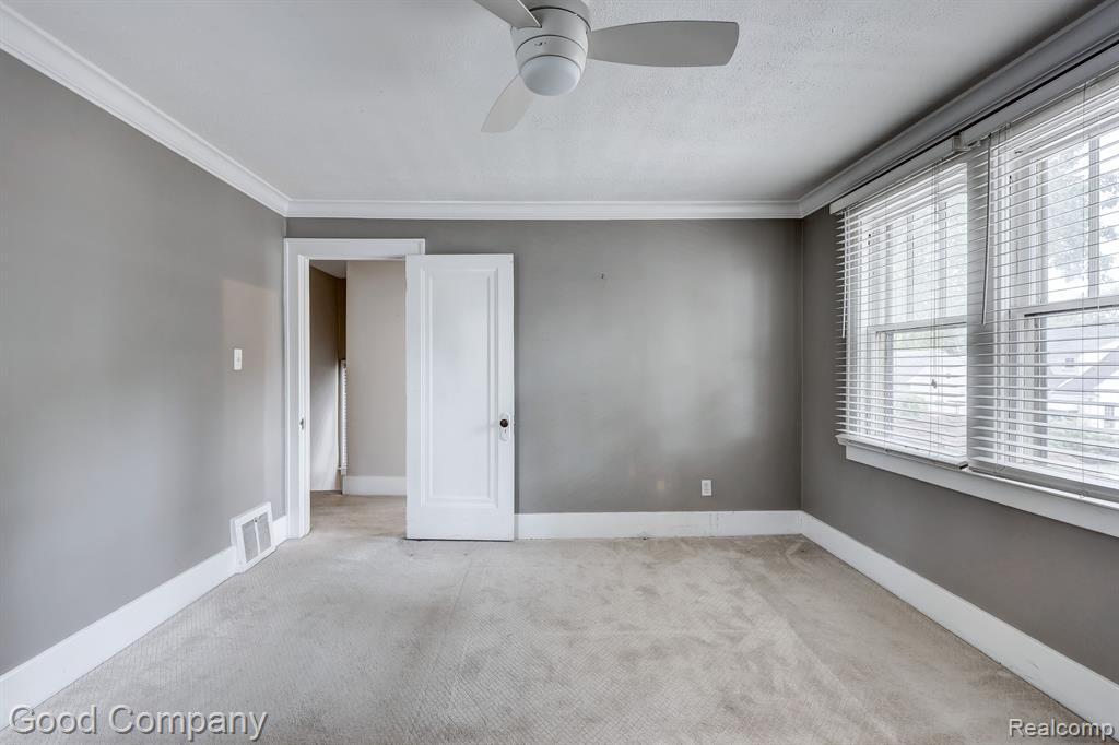 714 W HAZELHURST Street, Ferndale, MI 48220 — Photo 19