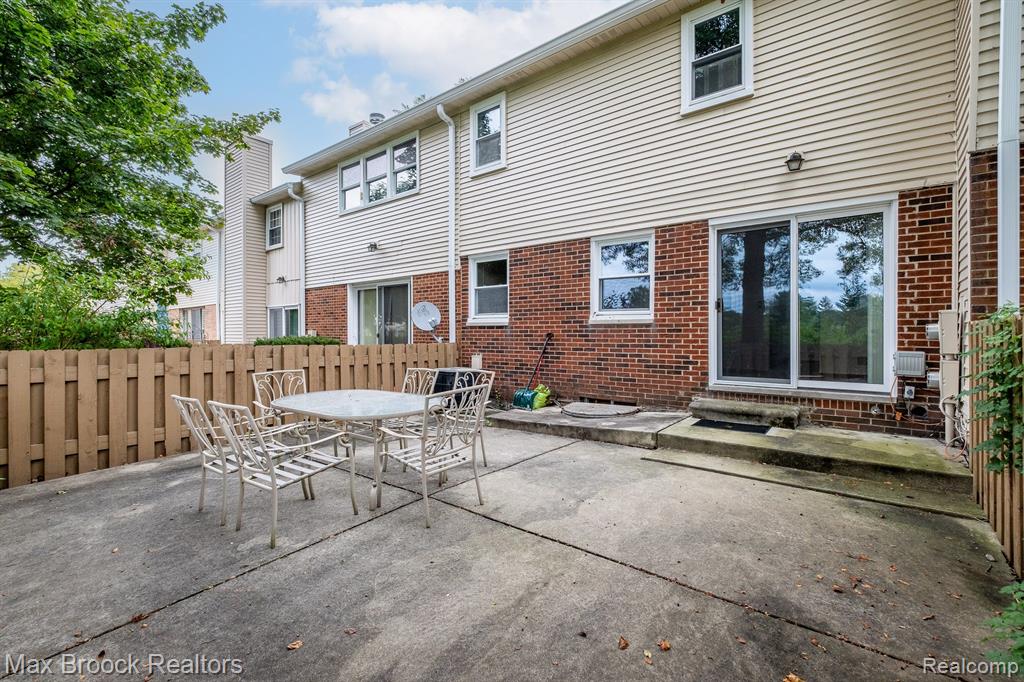 1829 BRENTWOOD Drive, Troy, MI 48098 — Photo 31