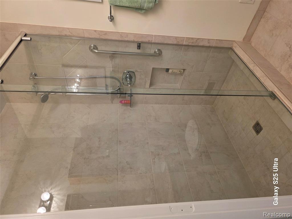 7098 Saint Charles Place, Kalamazoo, MI 49009 — Photo 23