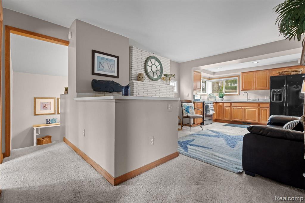567 Bellevue Avenue, Lake Orion, MI 48362 — Photo 8