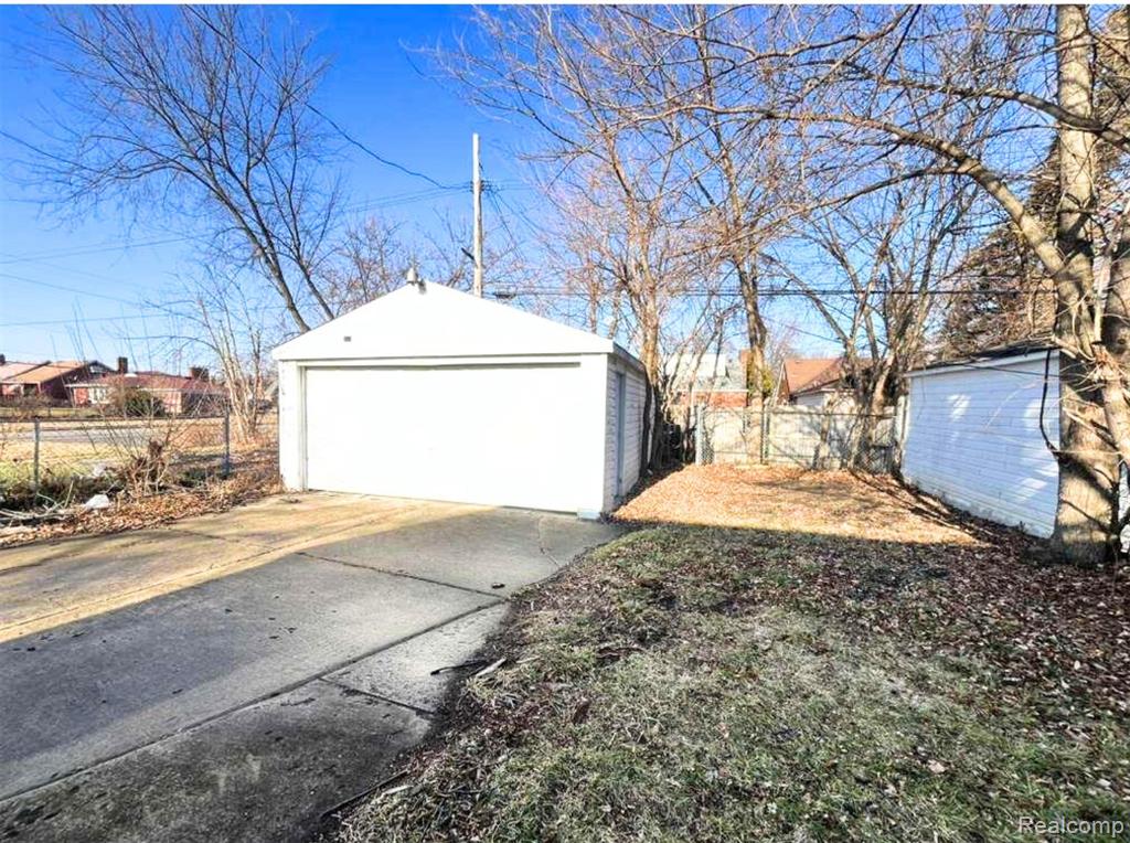 15211 Fairmount Drive, Detroit, MI 48205 — Photo 22