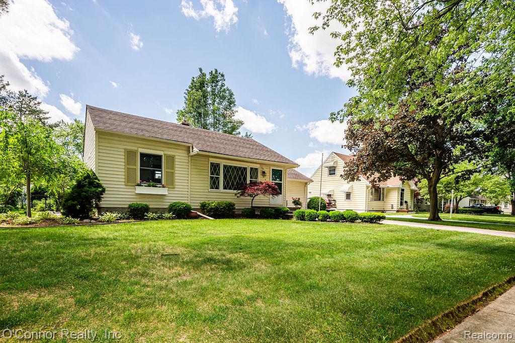 1342 Minnesota Avenue, Marysville, MI 48040 — Photo 7