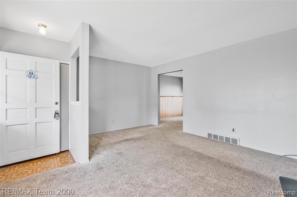 33622 Bock Street, Garden City, MI — Photo 6