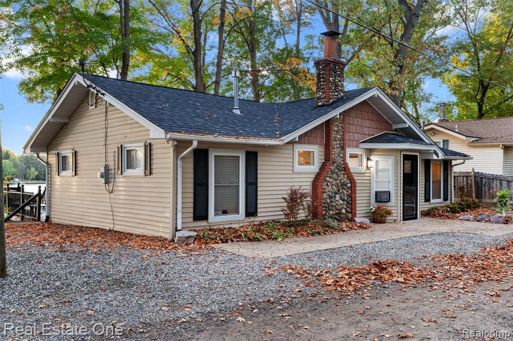 267 Springer Lane, Attica, MI 48412 — Photo 2