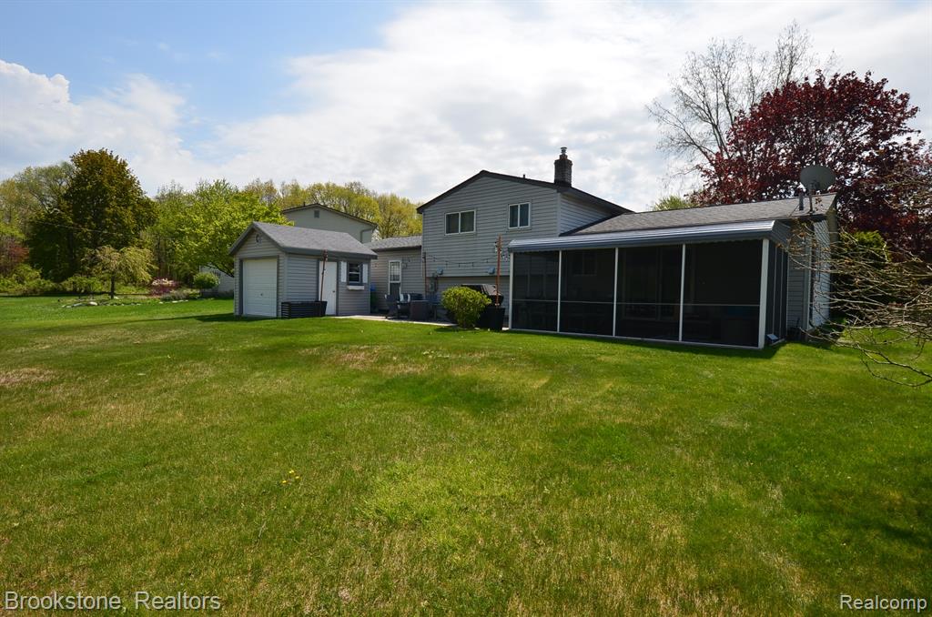 4856 CLINTON WAY Drive, Waterford, MI 48328 — Photo 12