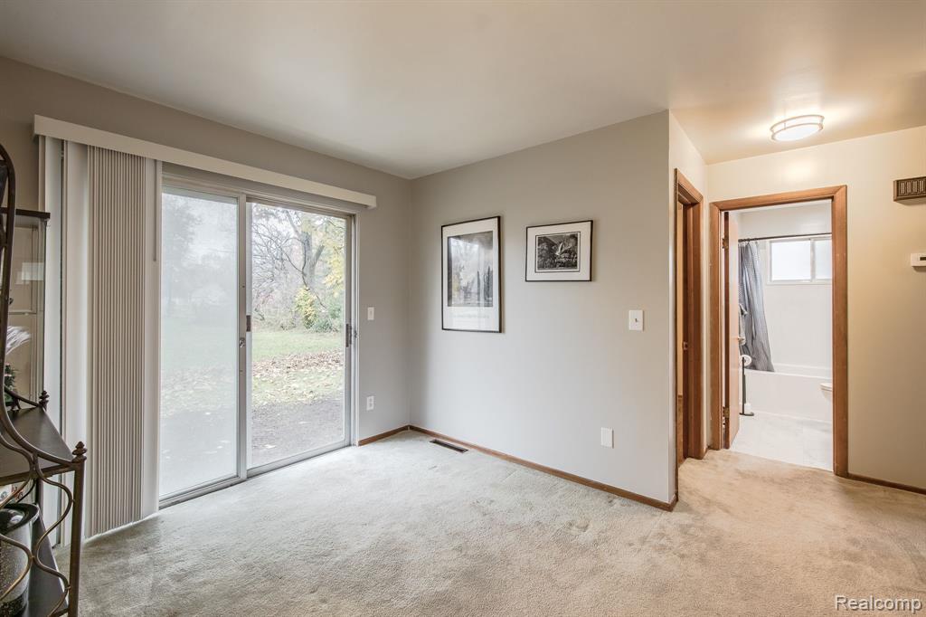 5368 LAPEER Road, Burton, MI 48509 — Photo 12