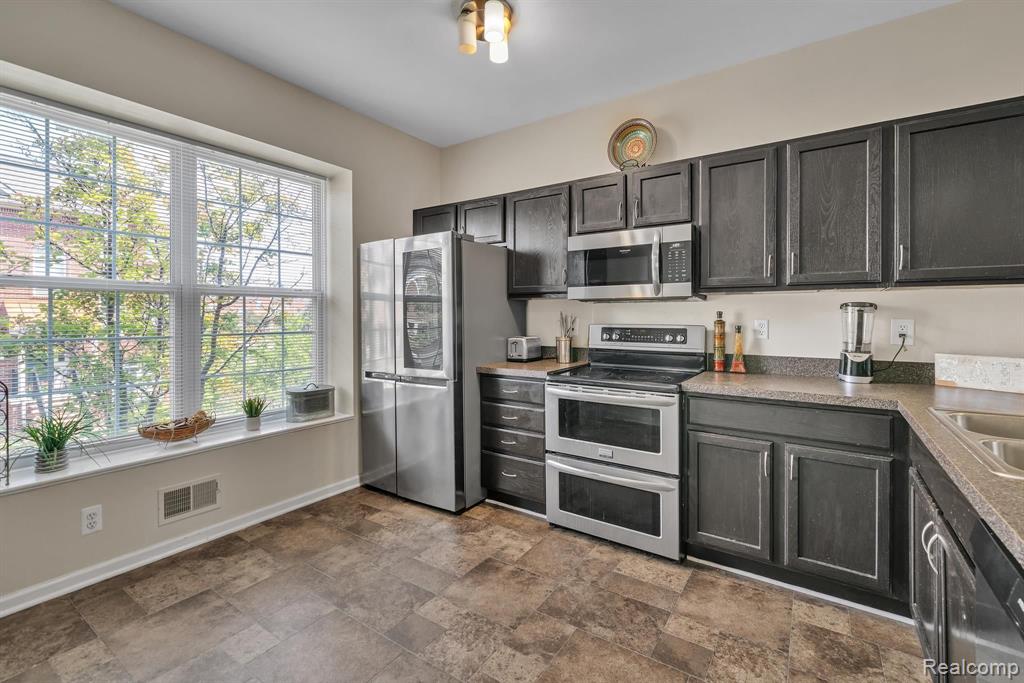 25298 SAINT JAMES, Southfield, MI 48075 — Photo 10