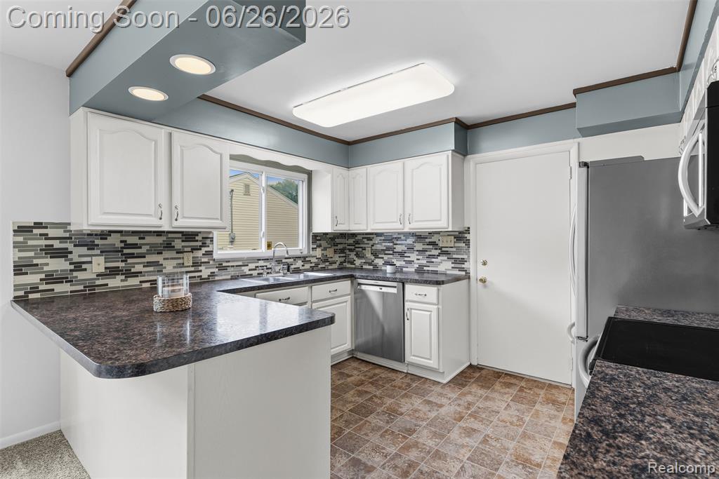 5120 Hillcrest Circle, Flint, MI 48506 — Photo 16