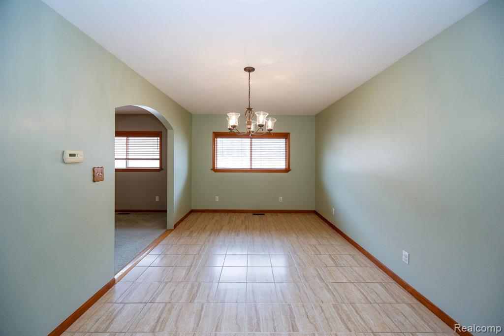 2540 SOUTHLAWN Street, Ypsilanti, MI 48197 — Photo 43
