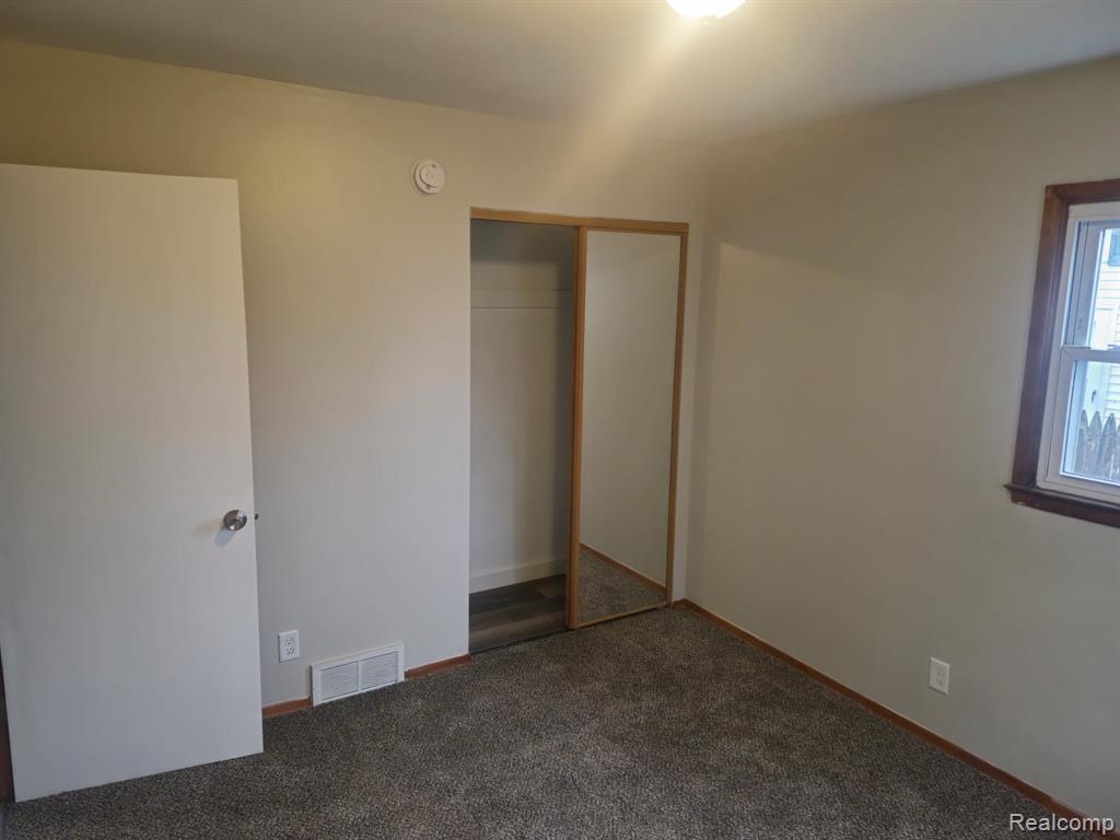 912 Markham Street, Flint, MI 48507 — Photo 6