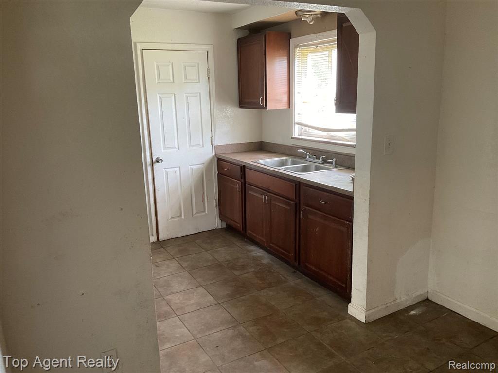 15220 Tacoma Street - Photo 5