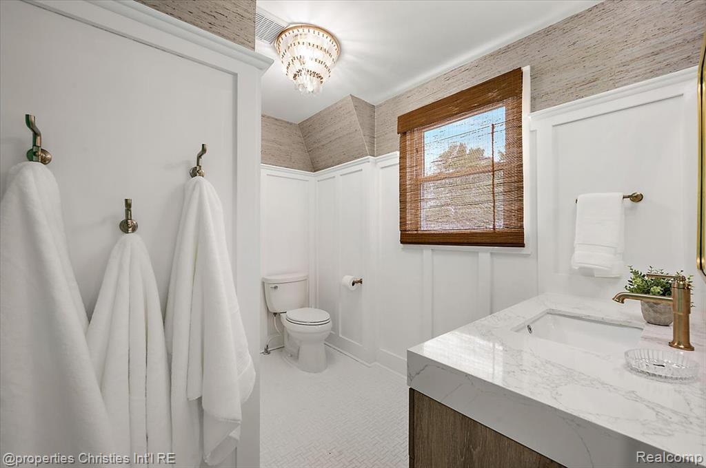 600 Wolverine Drive, Walled Lake, MI 48390 — Photo 21