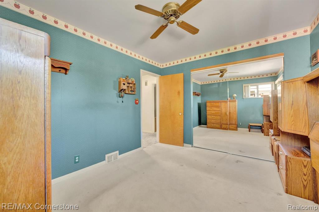 500 N LEONA Avenue, Garden City, MI — Photo 14