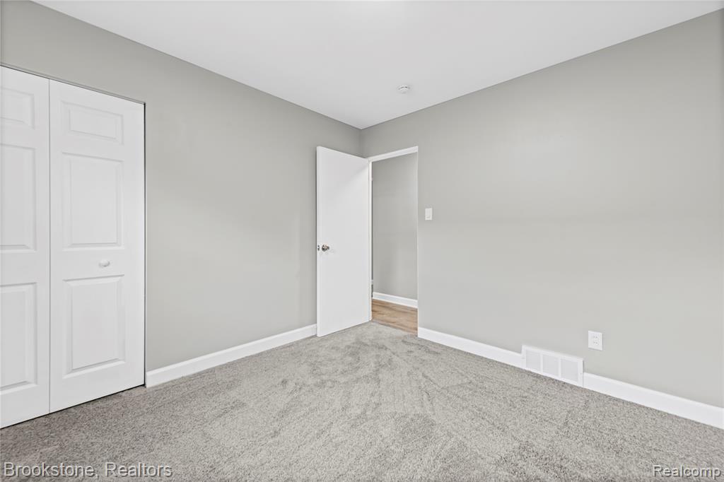 9025 Appleton, Redford, MI 48239 — Photo 10