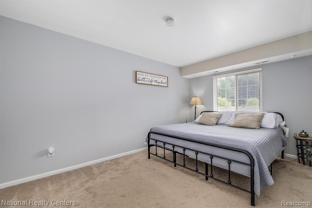 38159 SHERWOOD Street, Westland, MI — Photo 11