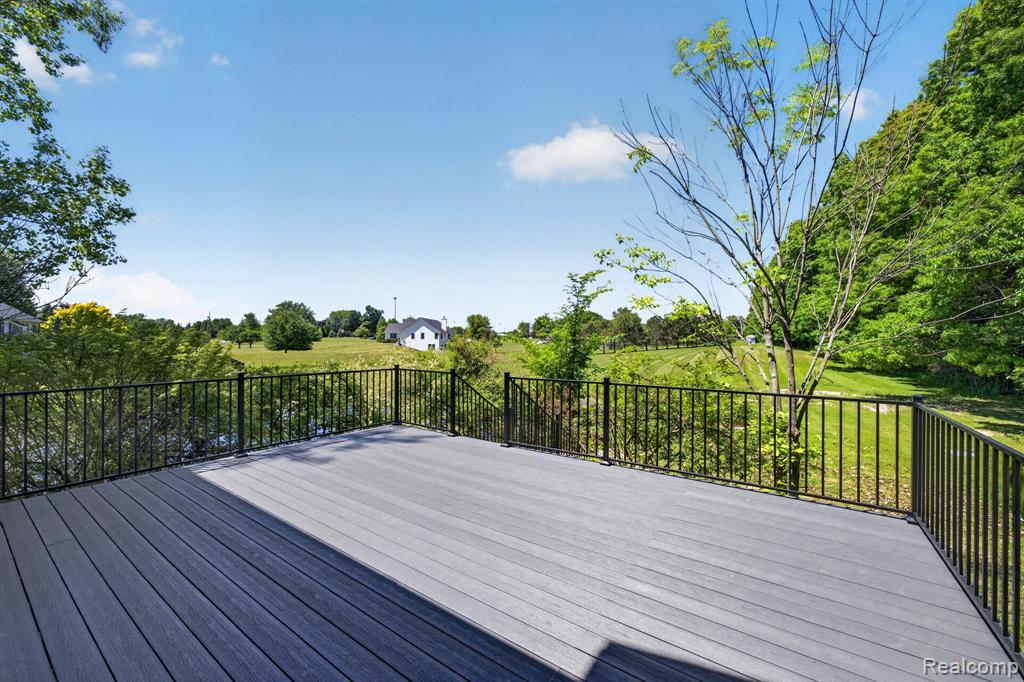 9055 Hegel Road, Goodrich Vlg, MI — Photo 14