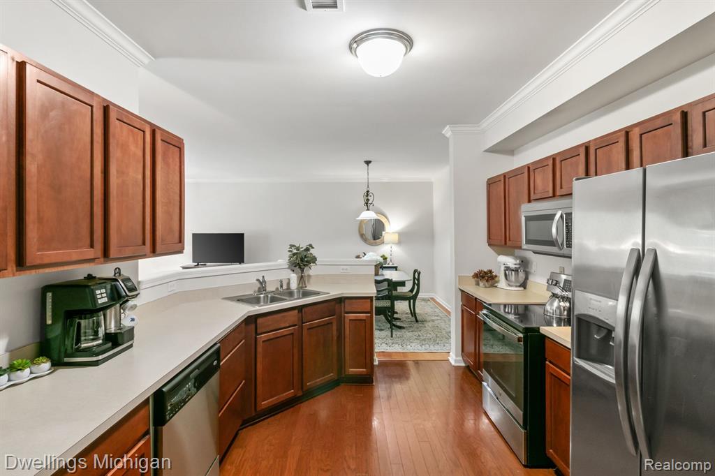 753 ABBINGTON, Howell, MI 48843 — Photo 13