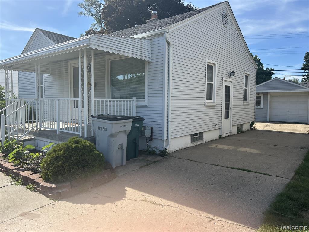 691 E Mapledale Avenue, Hazel Park, MI 48030 — Photo 2