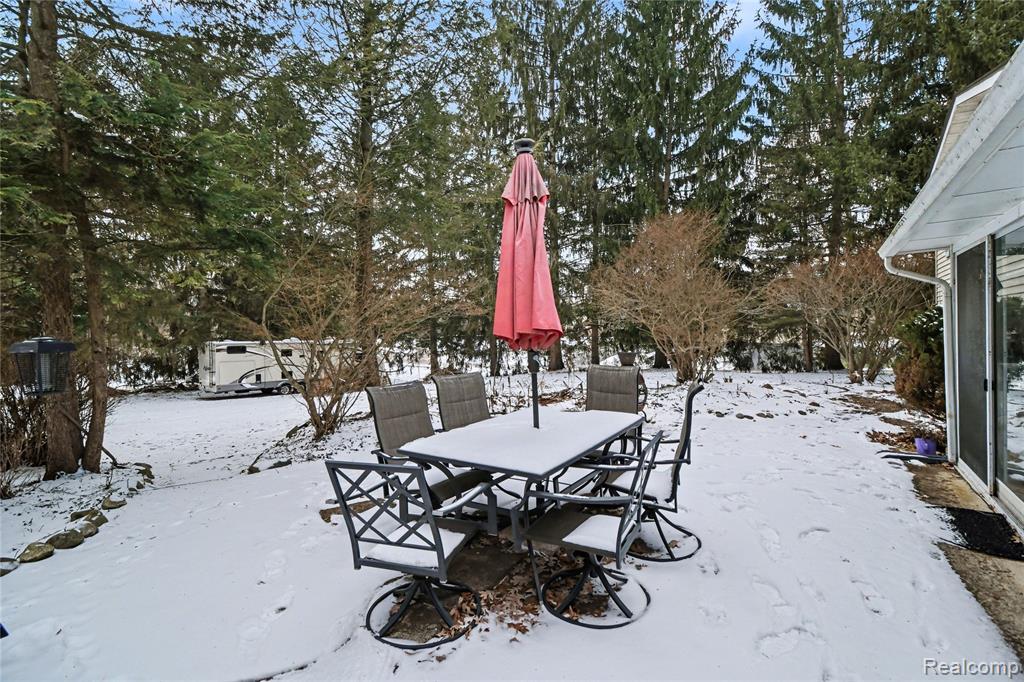5597 Leafwood Drive, Commerce Twp, MI 48382 — Photo 25