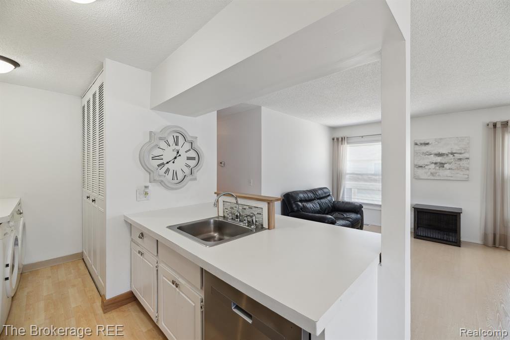 9451 Parkwood N, Davison, MI 48423 — Photo 18