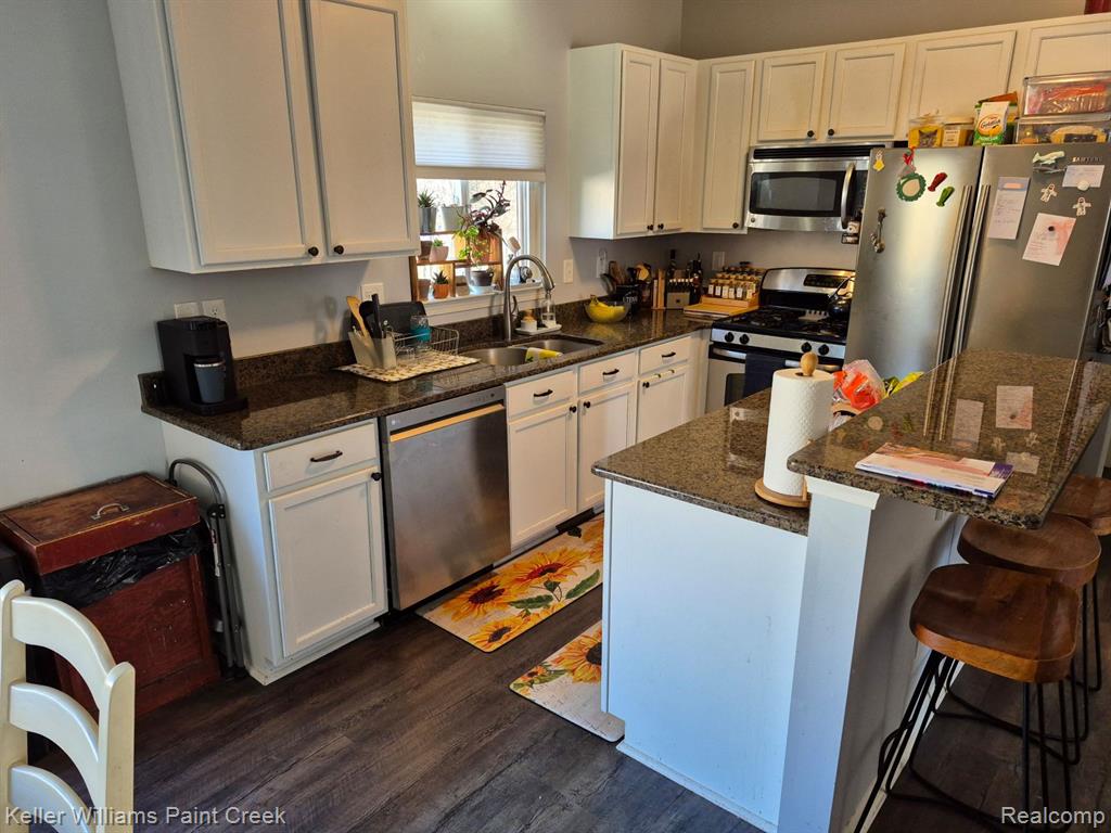 403 NEWTON Court, Lake Orion, MI 48362 — Photo 10