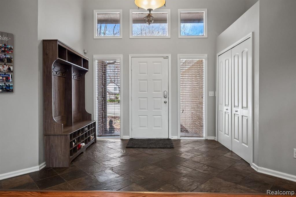 7111 Elder Court S, West Bloomfield, MI 48324 — Photo 9