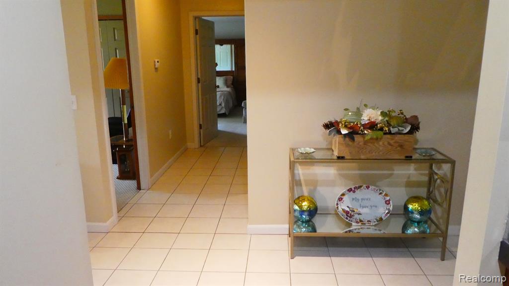 8051 Prestonwood Court, Flushing, MI 48433 — Photo 15