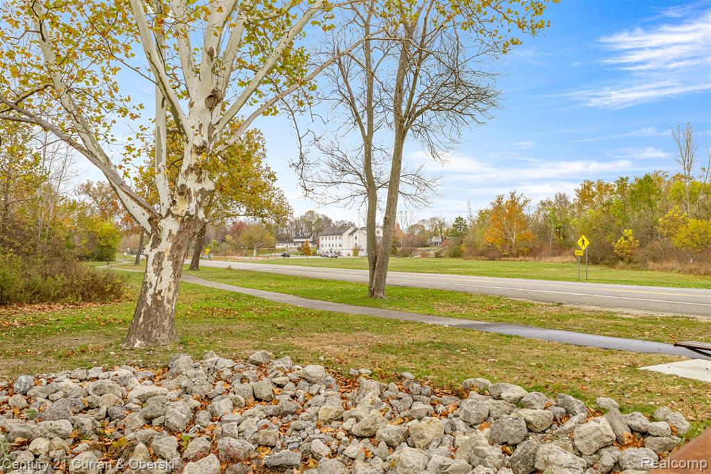 8004 N Farmington Road, Westland, MI — Photo 38