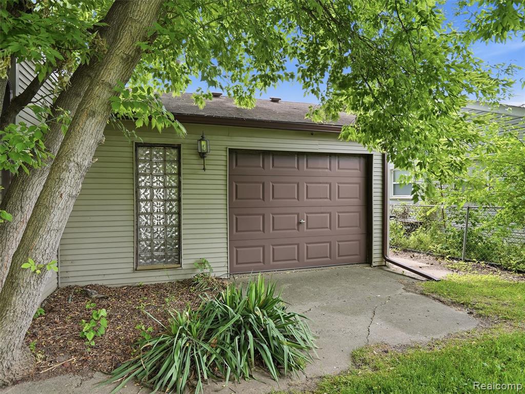37843 Emery Street, Clinton Twp, MI 48036 — Photo 29