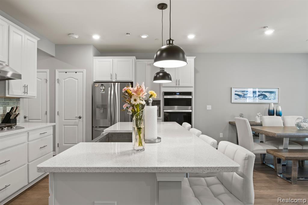 39985 PREMIER Drive, Plymouth, MI 48170 — Photo 8