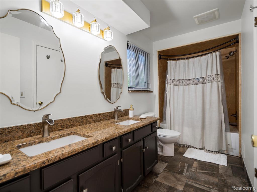 44364 Highgate Drive, Clinton Twp, MI 48038 — Photo 30