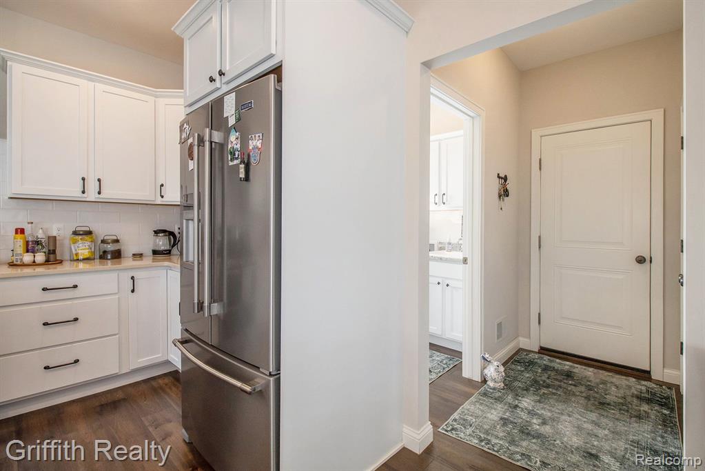 8285 MEADOW CREEK Lane, Pinckney, MI 48169 — Photo 14